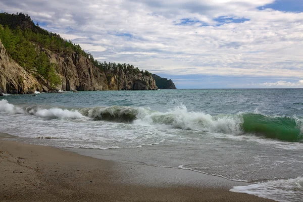 Ακτή της λίμνης Baikal στην Ανατολική Σιβηρία, περιφέρεια Ιρκούτσκ — Φωτογραφία Αρχείου