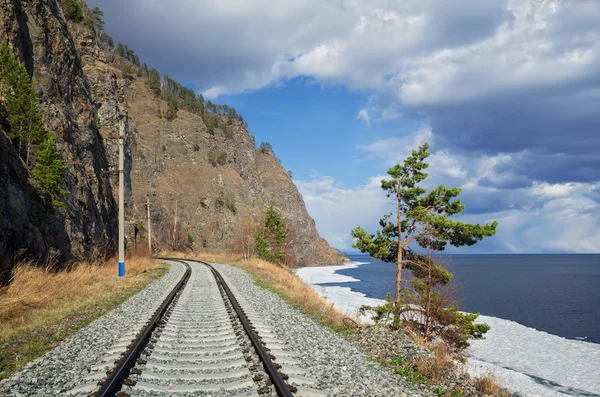 Primavera en el ferrocarril Circum-Baikal — Foto de Stock