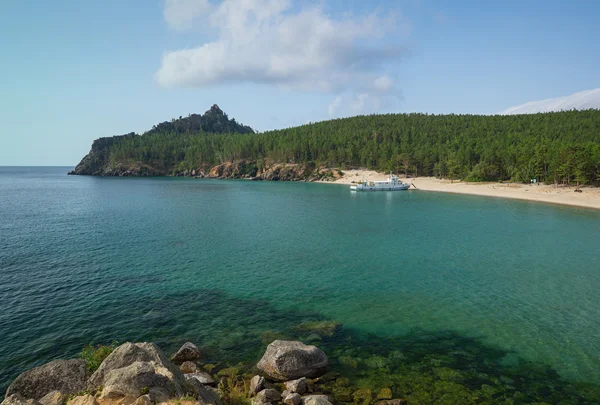 Cala de arena del lago Baikal — Foto de Stock