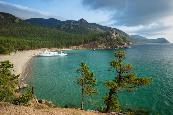 Baia sabbiosa del lago Baikal — Foto Stock