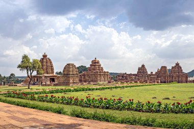 Pattadakal, Karnataka, Hindistan: 6 Kasım 2018 Pattadakal 'daki Antik Taş Tapınak Anıtları Kompleksi.