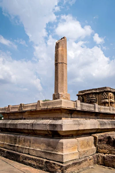 Stenpelare Framför Sanganeswaratemplet Pattadakal Komplexet Karnatataka Indien — Stockfoto