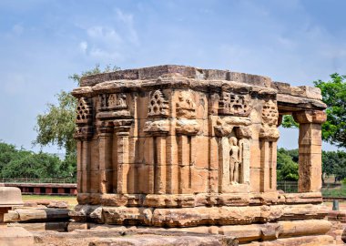 Pattadakal, Karnataka, Hindistan 'daki antik taş tapınak anıtı..