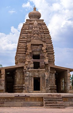 Antik taş Pattadakal Tapınağı kompleksi, Karnataka, Hindistan 'da Galaganatha Tapınağı' nı inşa etti..