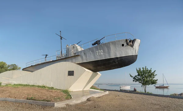 海の近くTaganrogの船員への記念碑 Taganrog Rostov Russia July 2021 — ストック写真