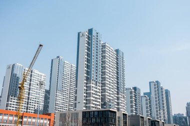 Zhengzhou, henan, Çin 'de yeni yüksek binalar inşa edildi.