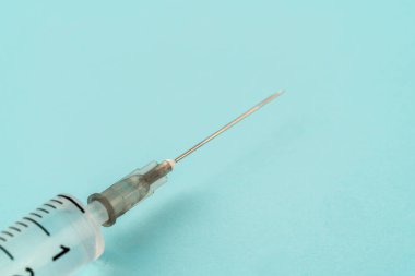 Şırıngalar için somut renk arkaplanı ve şırınga ve ilaçlar için ilaç rengi arkaplanı