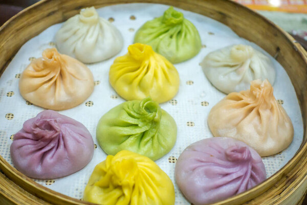 Ухань знаменитые закуски, вкусные красочные пельмени суп