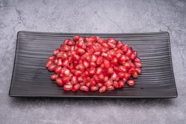 Renkli çekici meyve, nar.  