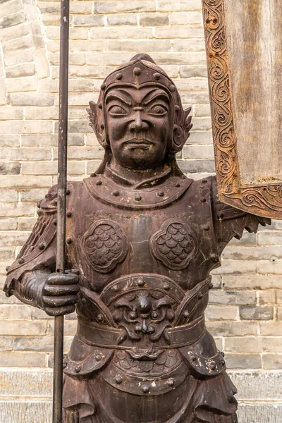 中国古台城门口前的雕像 — 图库照片