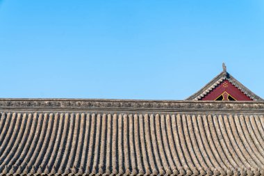 Eski Çin binalarının gri çatıları 