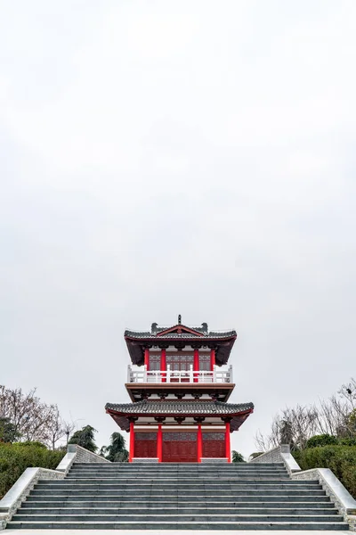 Gufeng Xiaolou Rojo Bajo Día Nublado — Foto de Stock