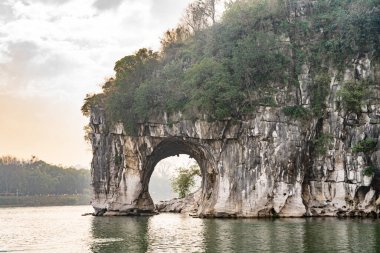 Guilin, Guangxi, Çin 'deki Xiangshan parkının manzarası 