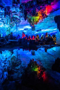Guilin, Guangxi, Çin 'deki sazlık flüt manzaralı yer. 