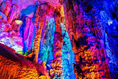 Guilin, Guangxi, Çin 'deki sazlık flüt manzaralı yer. 