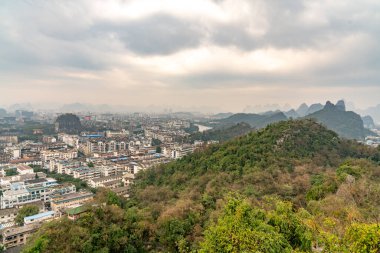 Guangxi Bölgesi, Çin 'deki Guilin şehrinin havadan görünüşü 