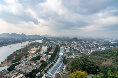 Guangxi Bölgesi, Çin 'deki Guilin şehrinin havadan görünüşü 