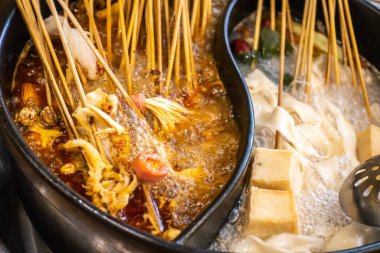 Tipik bir Çin aperatifi tombuldur. 