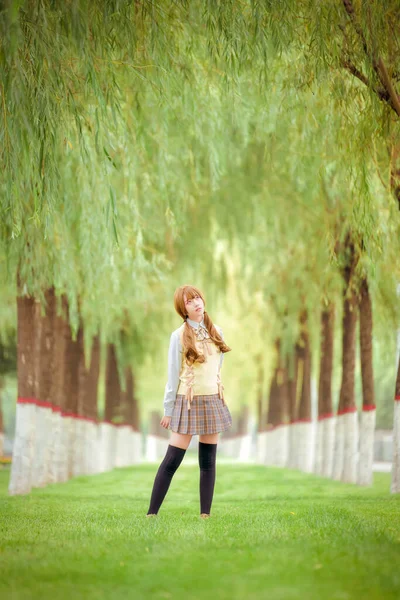 Trávníku Dívka Číny — Stock fotografie