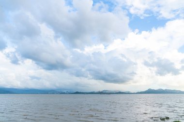 Shenzhen açıklarında, Çin 'de, gün batımında