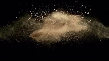 Süper Yavaş Toprak ve Toz Hareketi Siyahlar 'da birbirleri ile çarpışıyor. Yüksek Hız Sinema Kamerası, 4k.