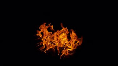 Ateş Alevlerinin Süper Yavaş Çekimi Kara Arkaplan 'da izole edildi. Yüksek Hız Sinema Kamerası, 4K.