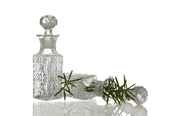 Две декоративные стеклянные бутылки с заглушками
