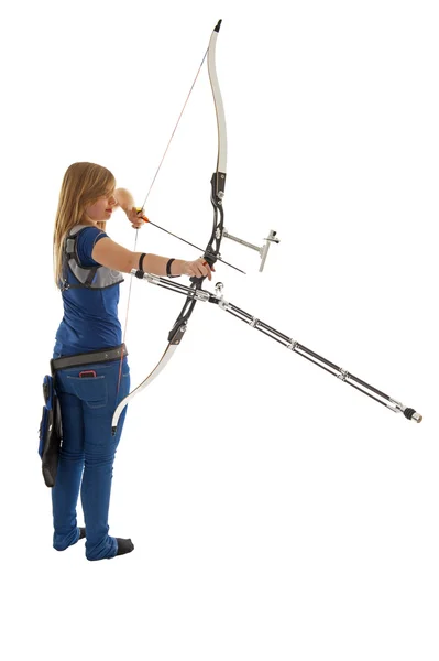 Chica disparando un arco una flecha — Foto de Stock