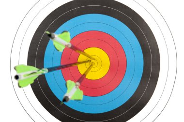Okçuluk hedef üç oklarla vurmak