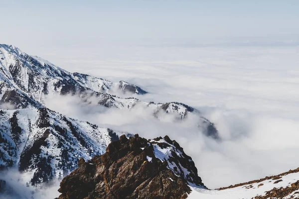 Tian Shan Picos Montanha Névoa Neblina Perto Cidade Almaty — Fotografia de Stock