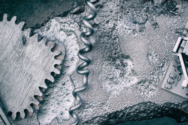 Gümüş gri grunge dişliler ve tekerlekler endüstriyel bir steampunk arka plan oluşturur