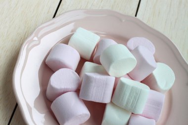 Tahtaya izole marshmallow