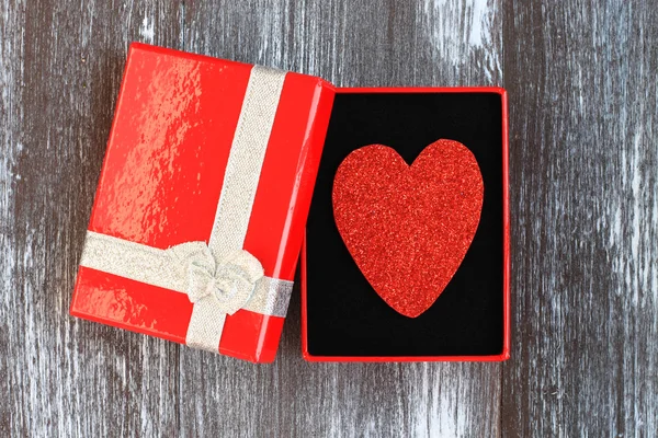 Red Gift Box for Valentines Day — Stock Photo, Image