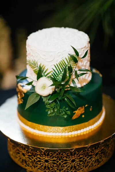 Delicious Sweet White Wedding Cake Flowers — Stock Photo, Image