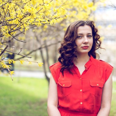 güzel kızı güzel bir yer