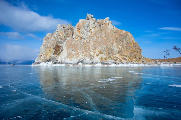 Πάγου και τους βράχους της λίμνη Βαϊκάλη — Φωτογραφία Αρχείου
