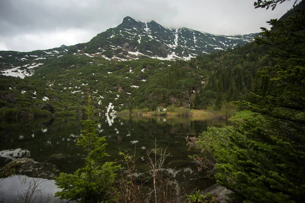 Vista reflejo montaña lago —  Fotos de Stock
