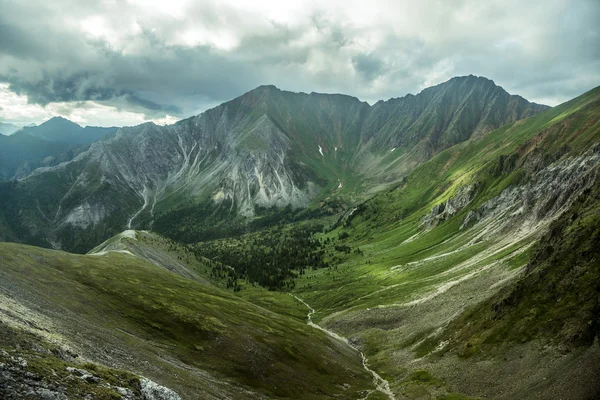 在贝加尔湖山夏山风景 — 图库照片