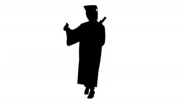 Gülümseyen Afrikalı Amerikalı kadın mezun diplomasıyla özçekim yapıyor, Alpha Channel.