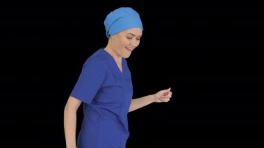 Kız doktor dans ediyor ve yürüyor, Alfa Kanalı.