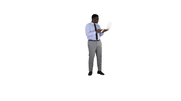 Veselý úspěšný mladý africký americký manažer s notebookem h Stock Obrázky
