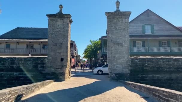 Florida. 5 de janeiro de 2020. St. Augustine portões da cidade velha, Florida, EUA — Vídeo de Stock