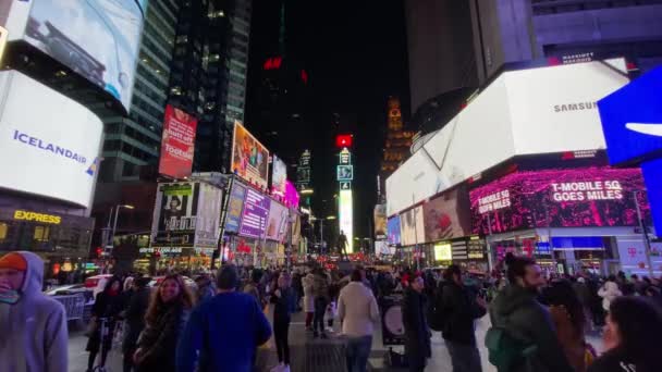 Nova Iorque. 27 dezembro 2019. Busy Times Square à noite, Nova Iorque, EUA — Vídeo de Stock