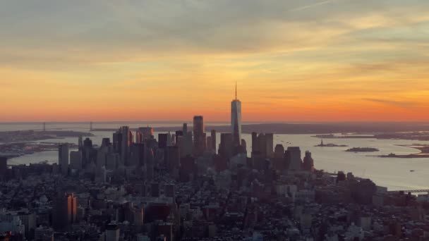 Lower Manhattan at sunset, view from the Empire State Building — Stock Video
