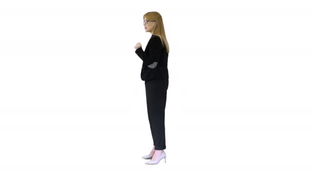 Leende affärskvinna förklara något känslomässigt på vit bakgrund. — Stockvideo