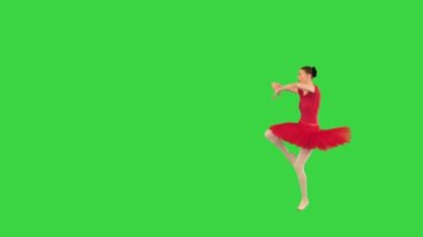 Profesyonel bayan balerin yeşil ekranda sicim atlayışı yapıyor, Chroma Key..