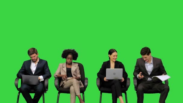 Сотрудники офиса, коллеги, на деловой встрече на зеленом экране, Chroma Key. — стоковое видео