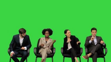 Konferansa katılanlar biraz ara veriyor, dans ediyor, eğleniyor, Yeşil Ekran 'da dinleniyor, Chroma Key.