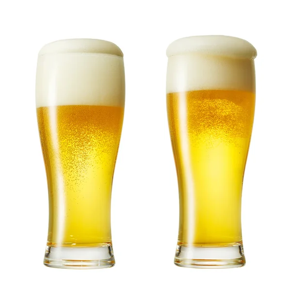 Пиво ізольовано на білому — стокове фото