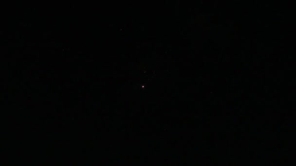 feux d'artifice dans le ciel nocturne